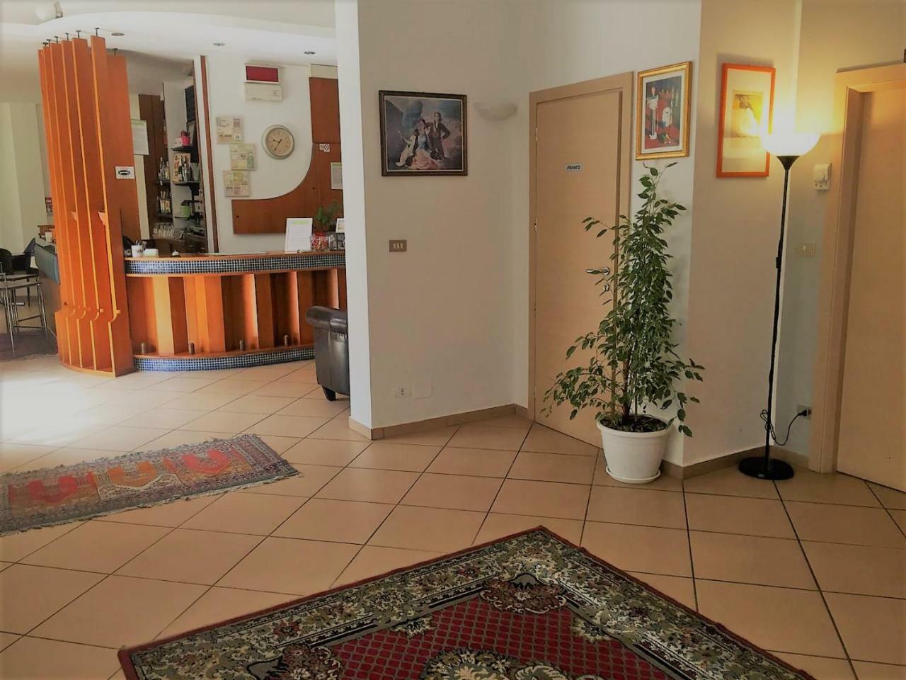 Hotel Ausonia B&B רימיני מראה חיצוני תמונה